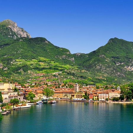 The Bon'Ora Apartment - Happy Rentals Riva del Garda Exterior photo